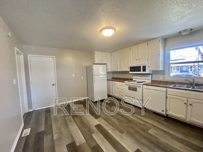 Polk City House: 209 1st Street