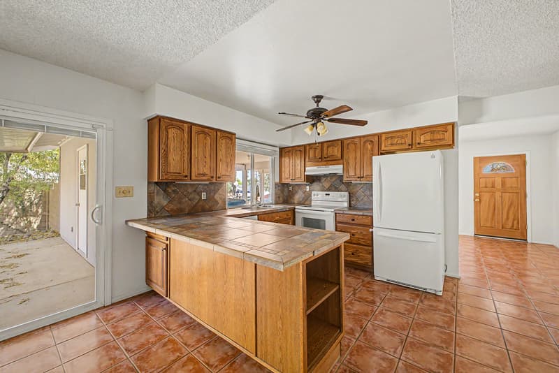 Phoenix House: 2822 E WILLOW Avenue