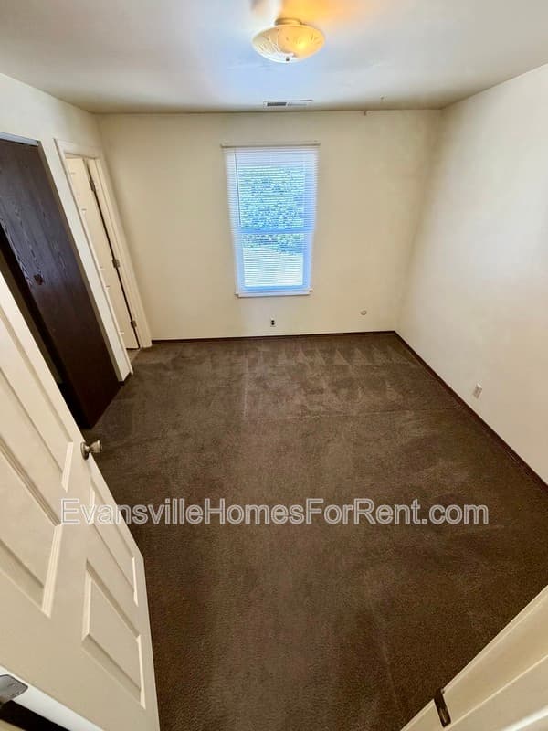 Evansville Condo: 404 S Bosse