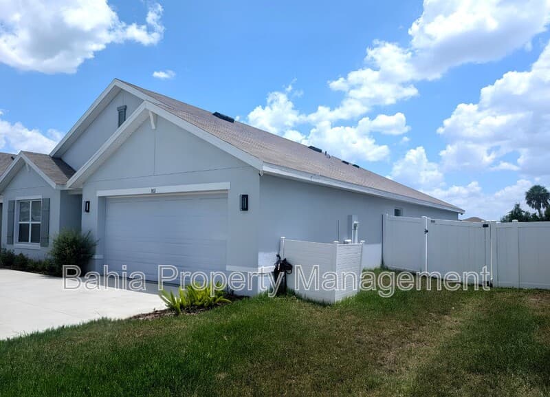 Ruskin House: 801 Ace Outlaw Ave