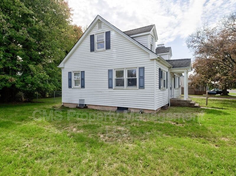 Manville House: 719 Newark Ave