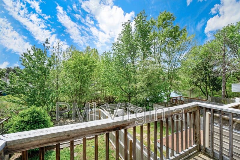 Virginia Beach Townhome: 737 Waters Dr