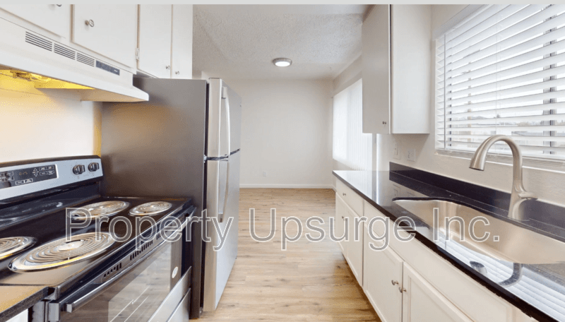 Anderson Condo: 1710 Bruce St