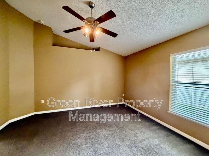 Jacksonville House: 8311 Oak Crossing Drive West