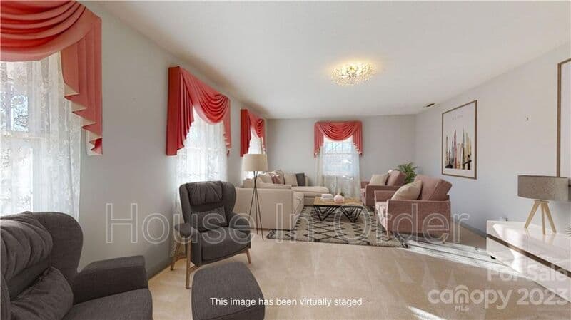 Marion House: 219 Ridge Rd