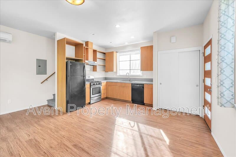 Portland Condo: 310 SW Maricara Street - B