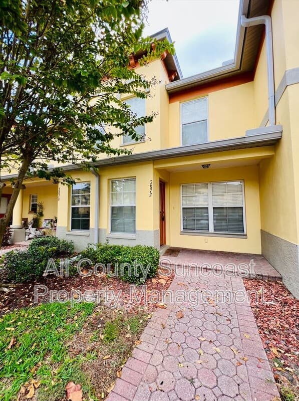 St. Petersburg House: 3872 Mariner Dr