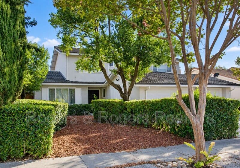 San Jose House: 276 Moraga Way