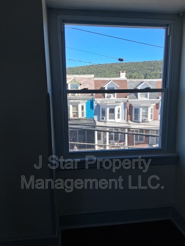 Reading Condo: 1568 North 10th Street - 3