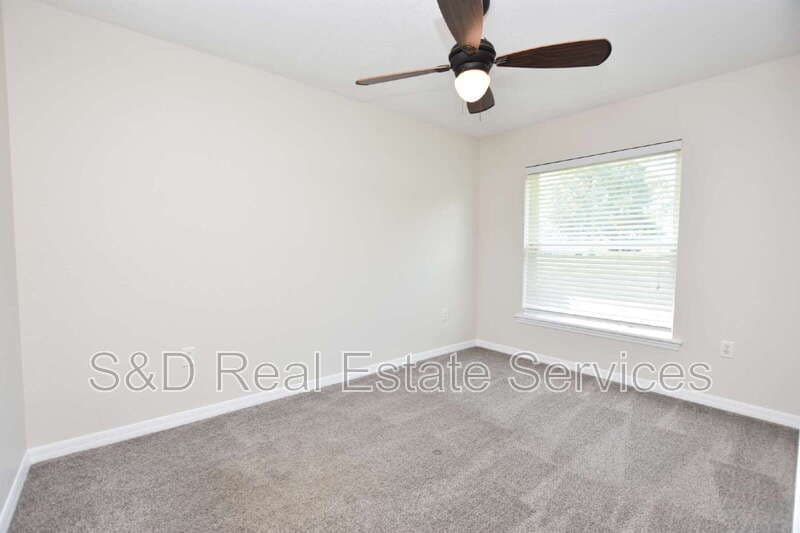 Lakeland House: 5029 1st St. SE