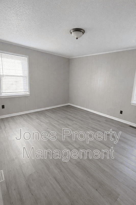 Thomasville House: 152 Leonard Drive