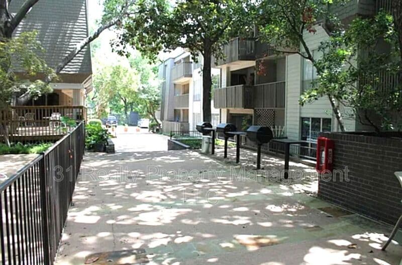 Dallas Condo: 4859 Cedar Springs Road