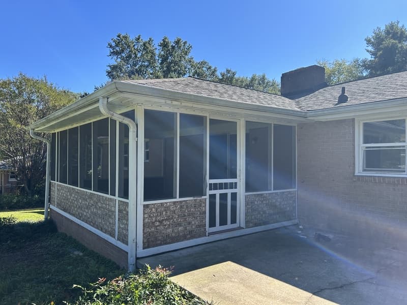 Greenville House: 105 Spring Valley Road