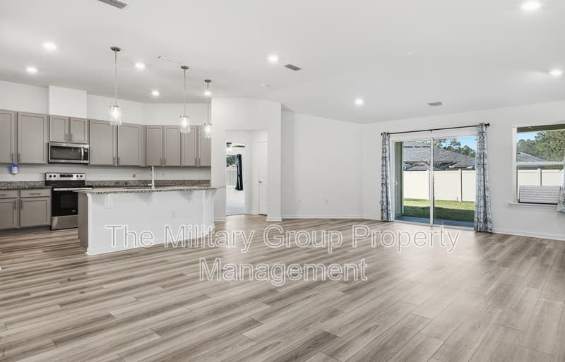 Jacksonville House: 6506 Sandler Lakes Drive