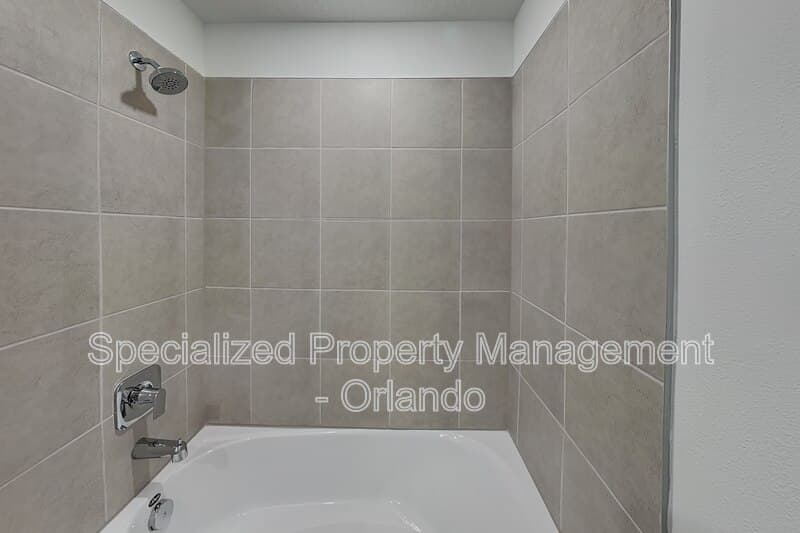 Ocala House: 4838 NW 16th Ln