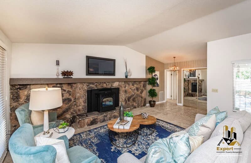 Newcastle House: 1811 Oak Terrace