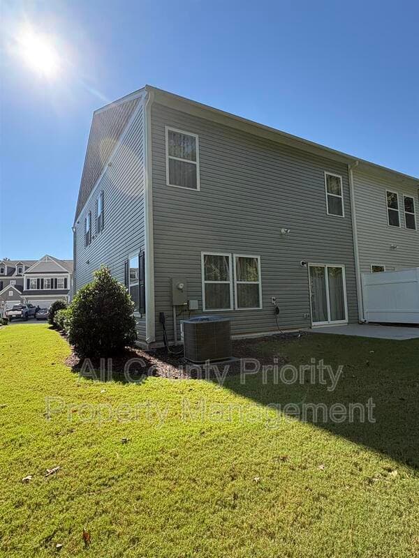 Clayton House: 90 Willow Green Dr.
