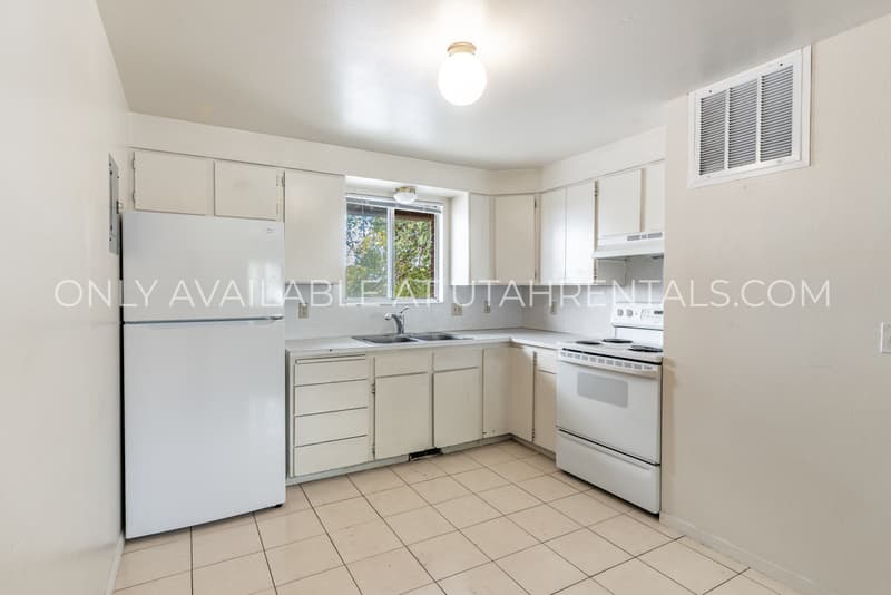 Orem Condo: 825 N Main St