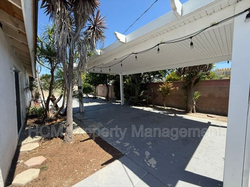 Huntington Beach House: 16402 Birdie Ln