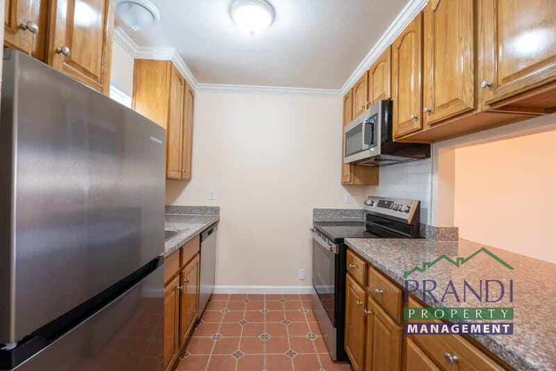 San Anselmo Condo: 24 Ross Ave