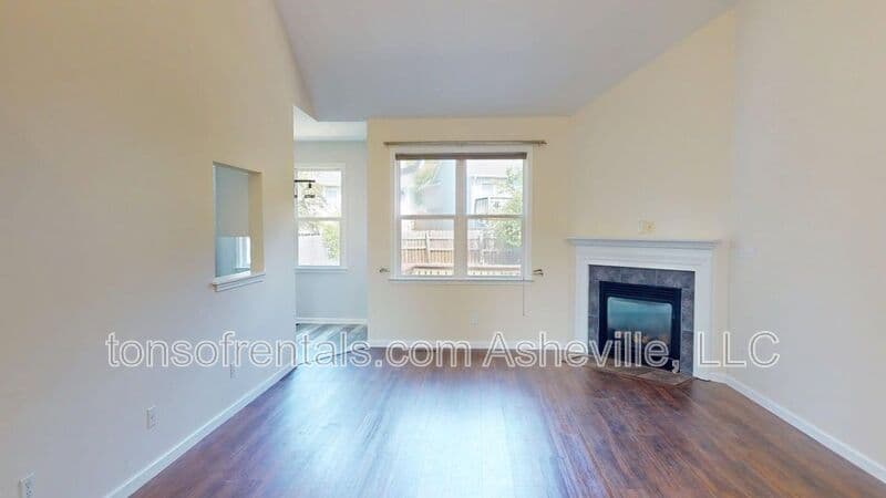 Swannanoa House: 111 Woodcreek Circle