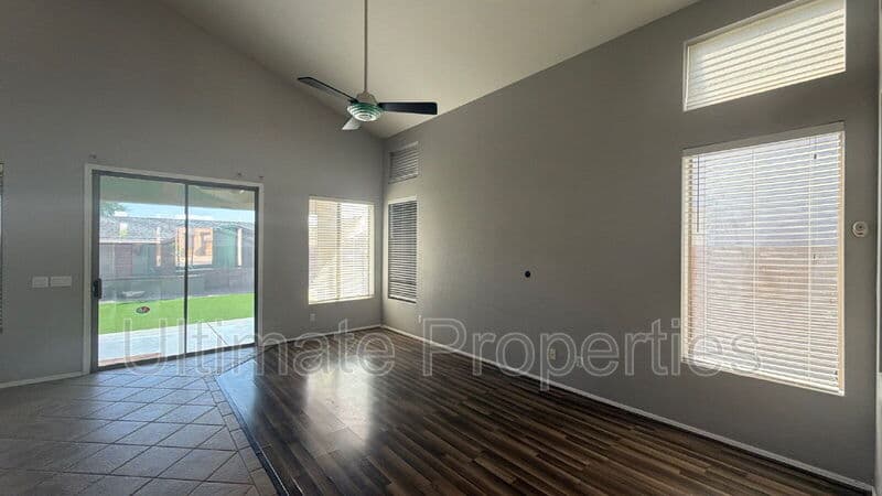 Avondale House: 3439 N 126th Dr