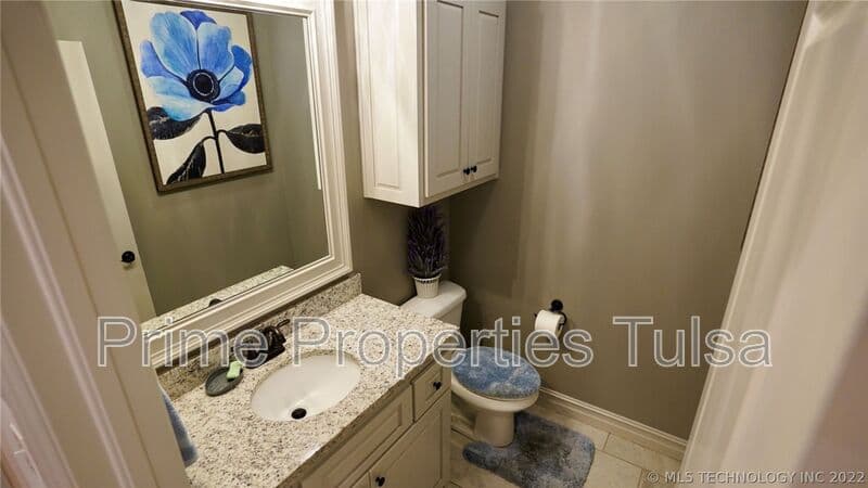 Jenks House: 12912 S 6th St