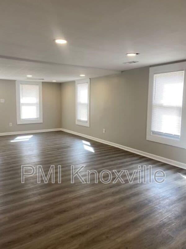 Maryville House: 901 Calderwood Hwy