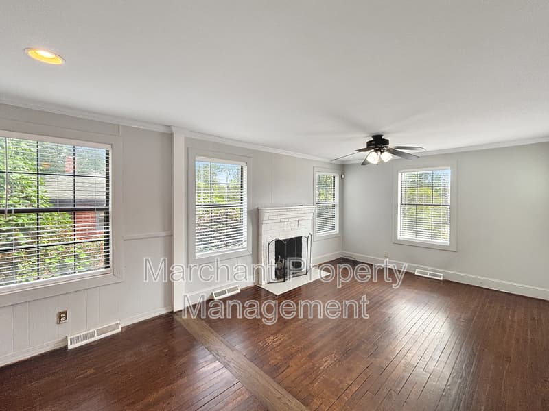 Greenville House: 210 Ashley Avenue