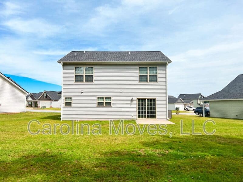 Simpsonville House: 260 Lockeland Park Drive