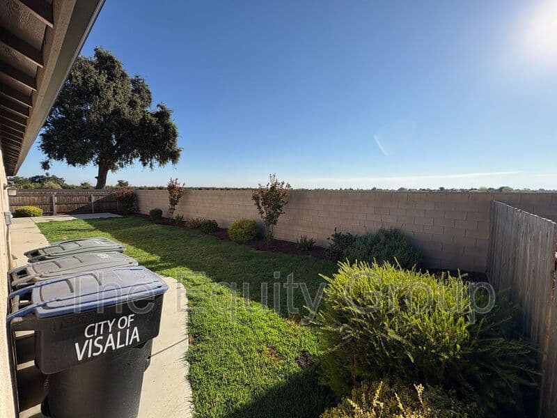 Visalia House: 3208 North Rova Ct