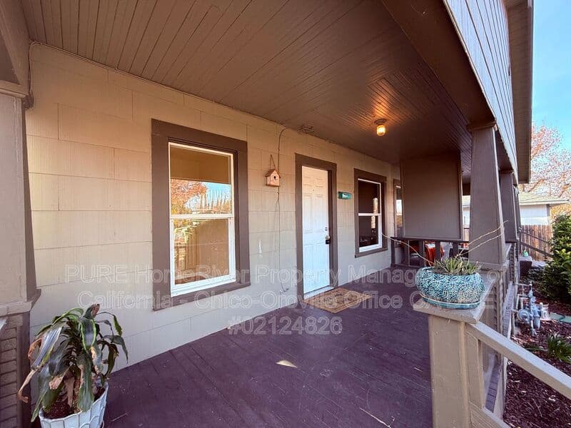 Oroville House: 1532 Bridge St