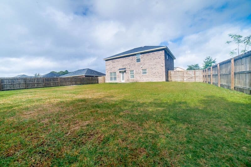 Hinesville House: 211 Augusta Way