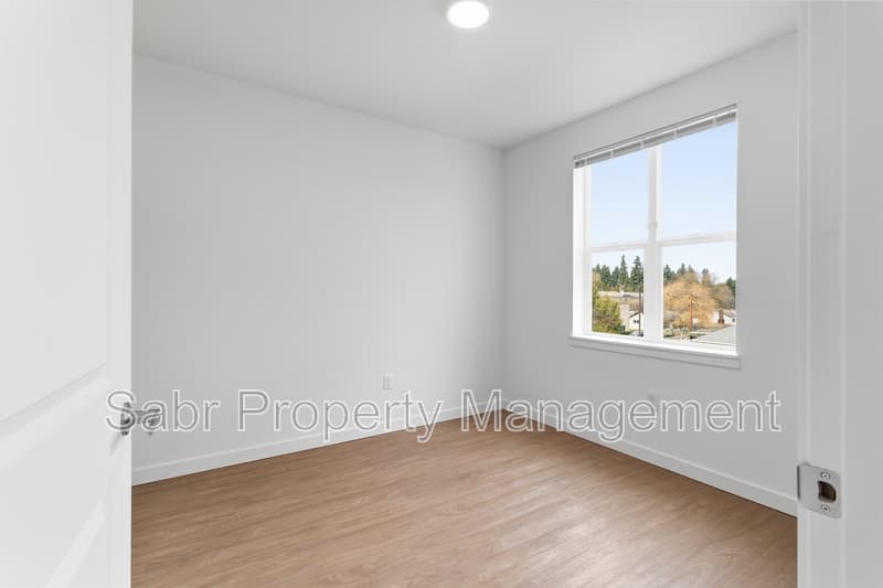 Vancouver Apartment: 9917 NE 13th Ave