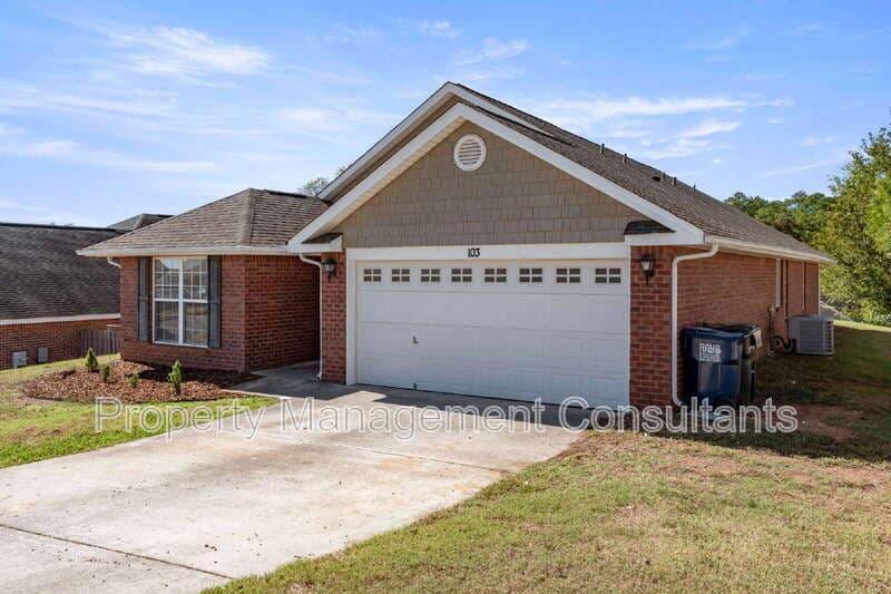 Madison House: 103 Acacia Trail Drive