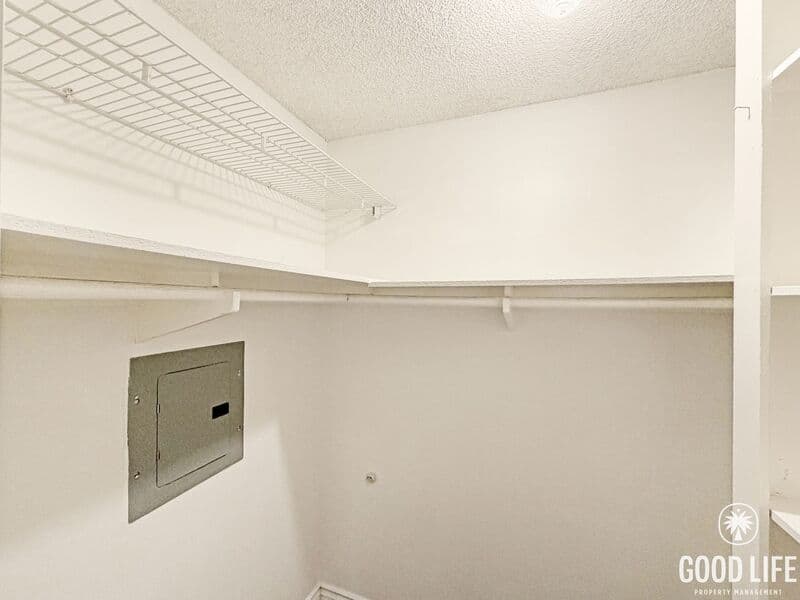 San Diego Condo: 6930 Hyde Park Drive