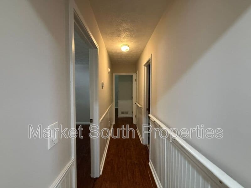 STONE MOUNTAIN House: 1239 AUTUMN HILL LANE