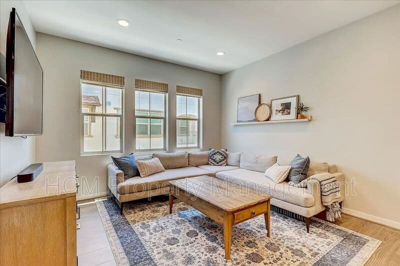 Lake Forest House: 303 Limestone