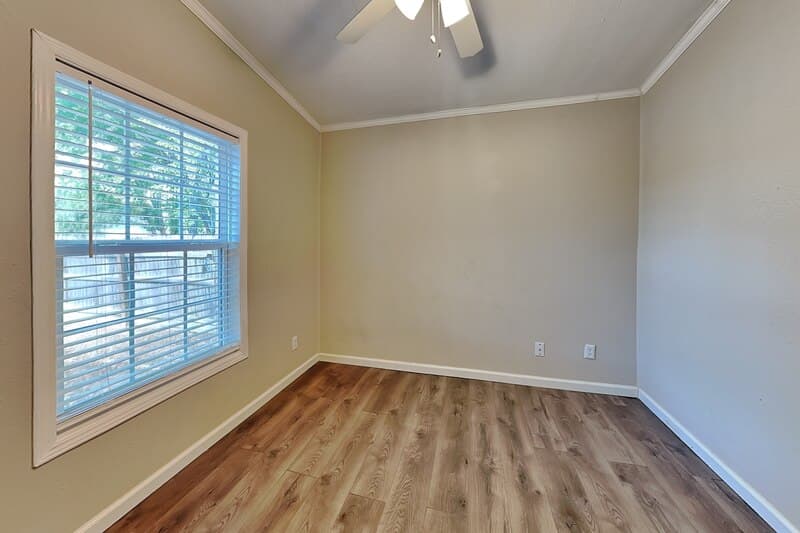 Dallas House: 13753 Biggs St
