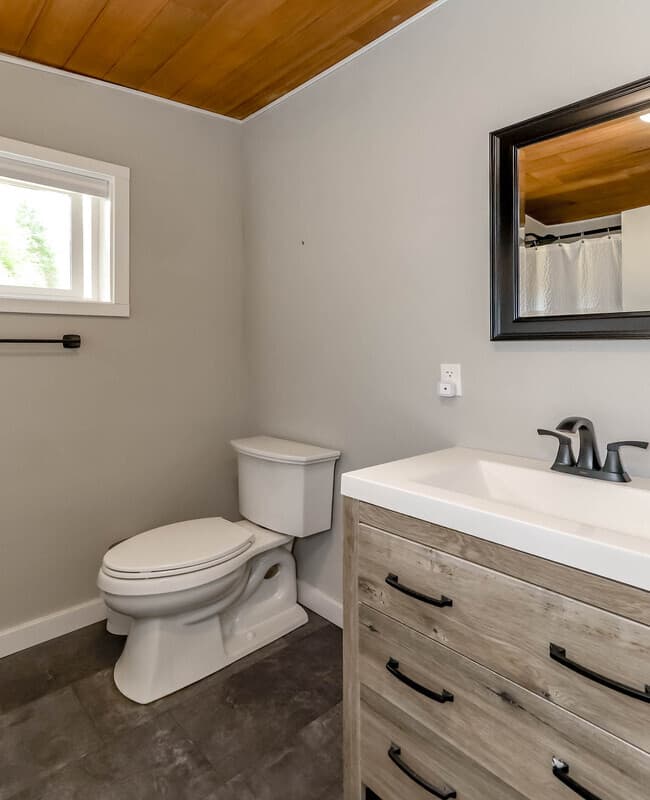 Anderson Island House: 11415 Larson Road
