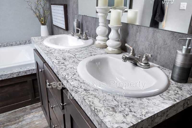 Cleburne Condo: 800 N Old Betsy
