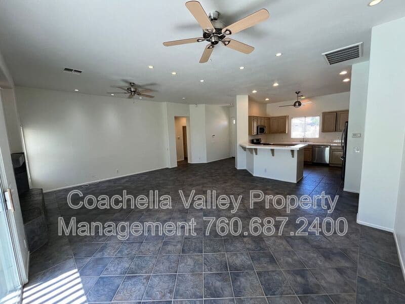 Cathedral City House: 68681 Pasada Rd