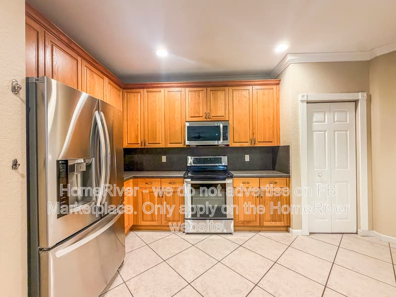 Weston House: 755 Sunflower Cir