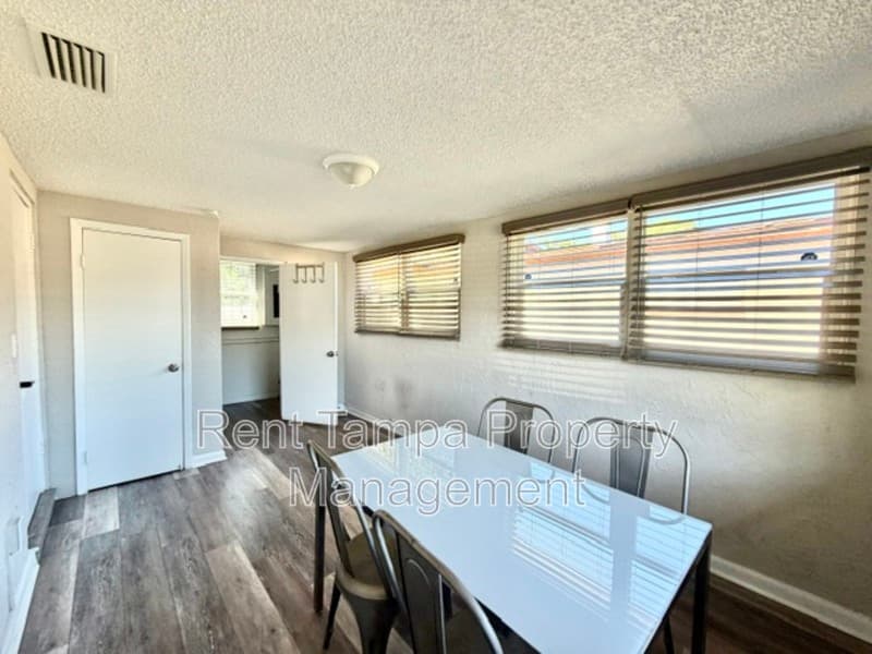 St. Petersburg House: 1635 40th Street South