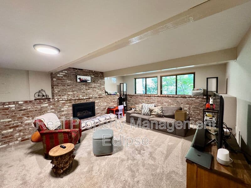 Bellevue House: 15130 SE 47th PL