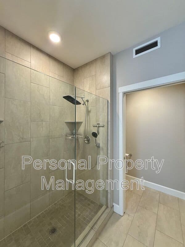 Vancouver House: 5502 NE 134th St