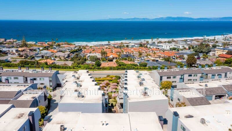 Redondo Beach Condo: 420 Palos Verdes Blvd