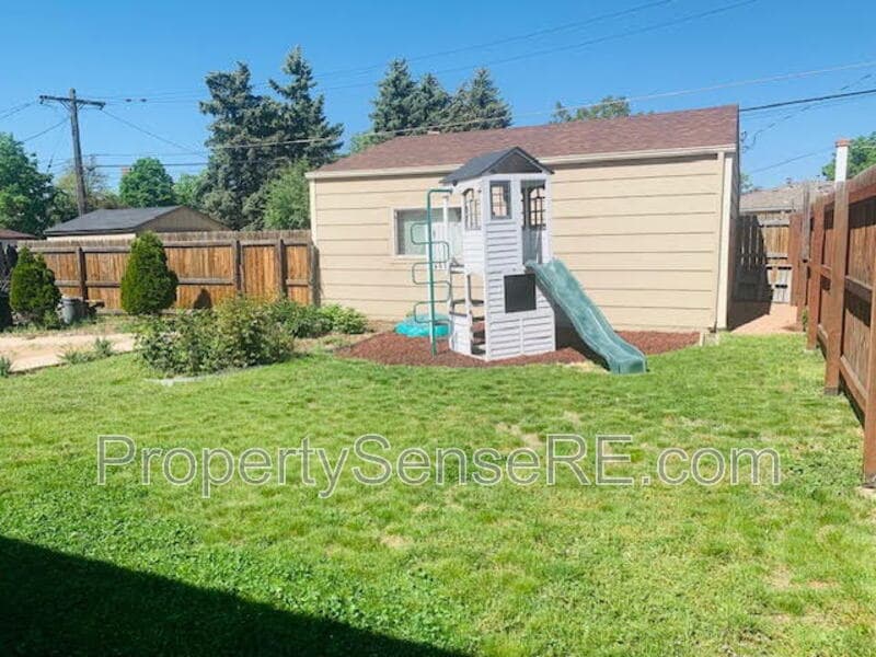 Aurora House: 1121 Alton Street