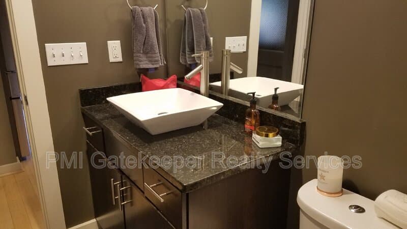 Cincinnati Condo: 1202 Main St