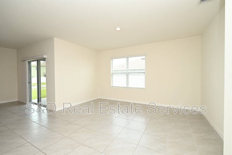 Lakeland House: 2548 Ryland Falls Drive